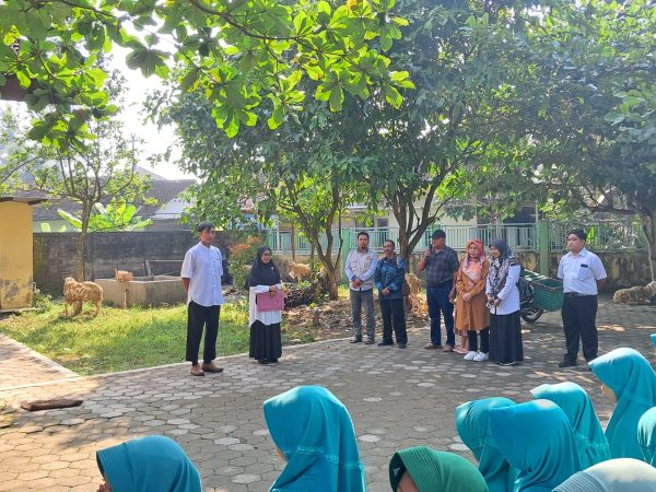 Tumbuhkan Semangat Berbagi, SD Muh Ngijon I Tasyarufkan Hewan Qurban Tumbuhkan Semangat Berbagi, SD Muh Ngijon I Tasyarufkan Hewan Qurban