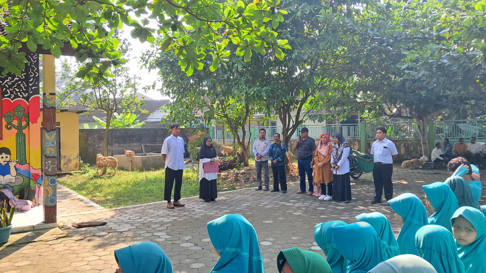 Tumbuhkan Semangat Berbagi, SD Muh Ngijon I Tasyarufkan Hewan Qurban