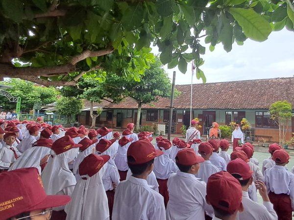 Upacara Peringatan Hari Sumpah Pemuda SD Muhammadiyah Ngijon I