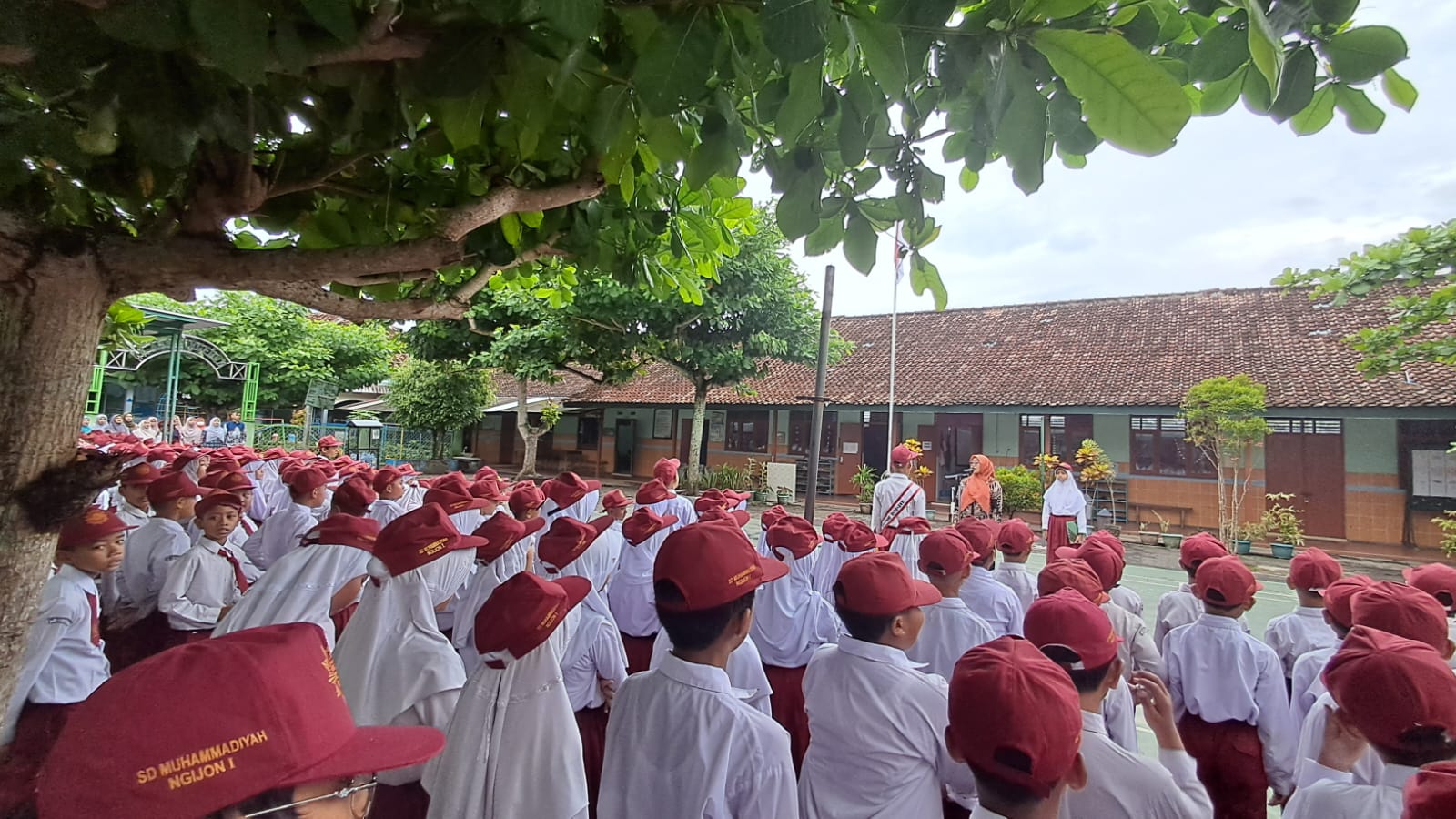 Upacara Peringatan Hari Sumpah Pemuda SD Muhammadiyah Ngijon I Upacara Peringatan Hari Sumpah Pemuda SD Muhammadiyah Ngijon I