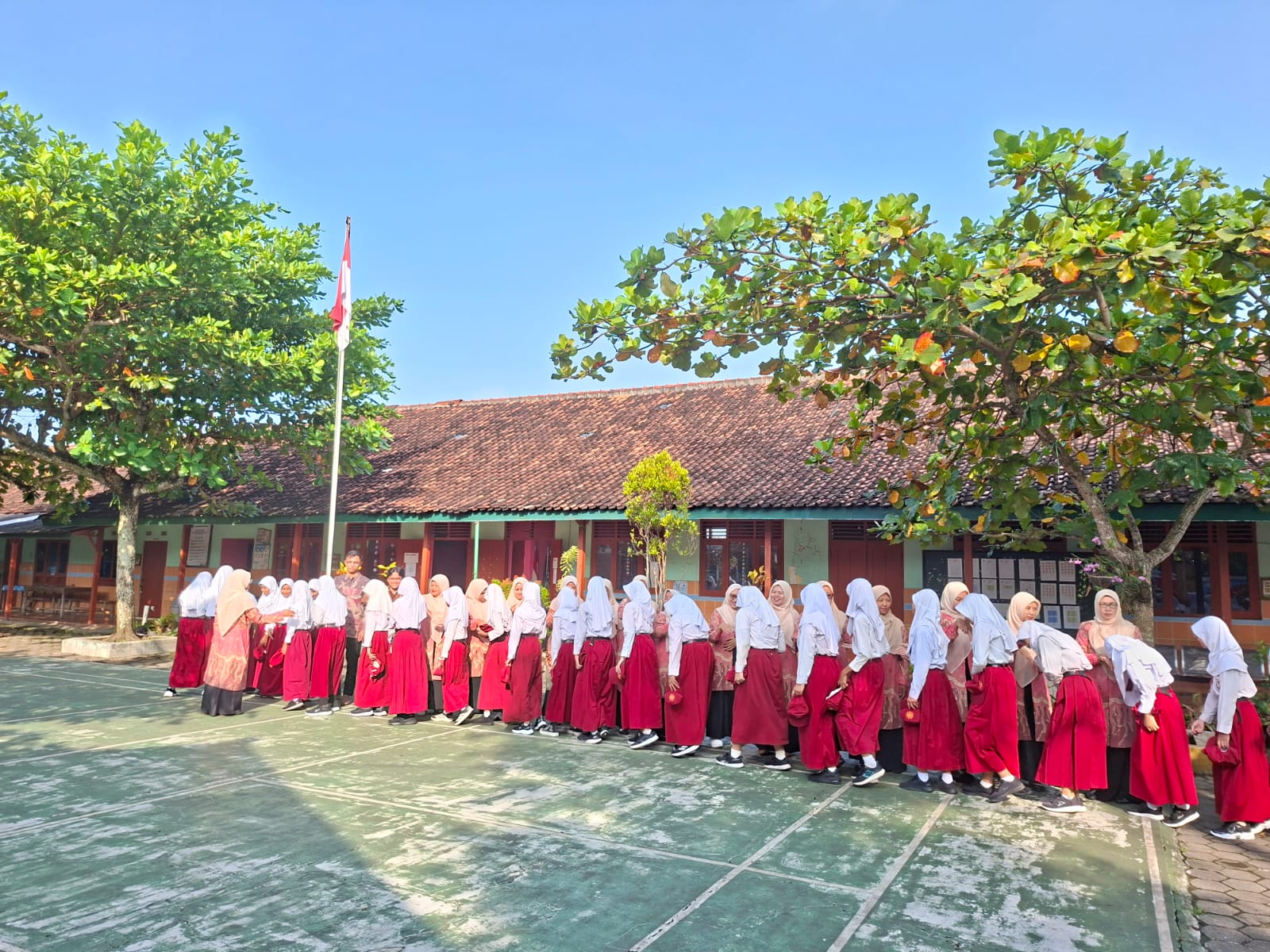 Syawalan Guru dan Siswa SD Muhammadiyah Ngijon I Untuk Meningkatkan Silaturahmi Warga Sekolah